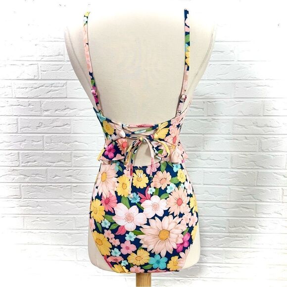 NWT Hurley Floral Cut-Out One Piece Swimsuit Size Medium - Picture 2 of 7